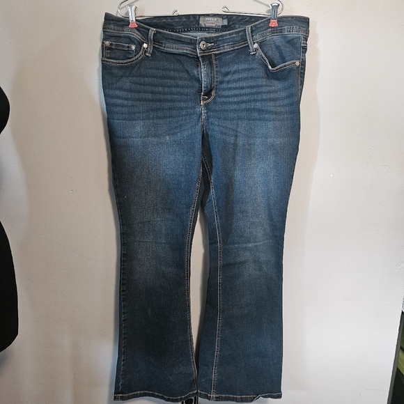 Torrid 18R luxe slim boot cut stretch jeans 2 pair - Picture 7 of 12